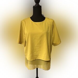 NEW - BANANA REPUBLIC BLOUSE